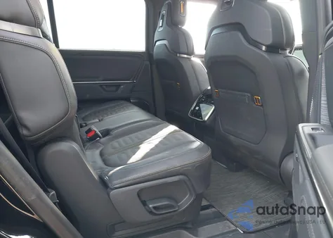 2025 Rivian R1S Adventure Dual Motor Large Pack/Adventure Dual Motor Max Pack z USA, uszkodzony, nr VIN 7PDSGBBA4SN062361